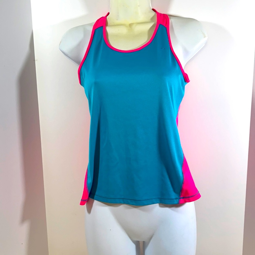 🚚🤷🏼‍♀️
 Athletic Workout top Girls (12/14)